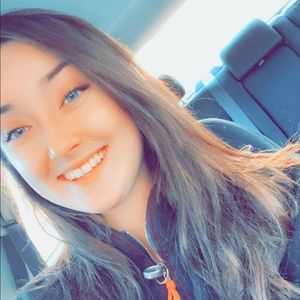 Meet your Posher, Carissa